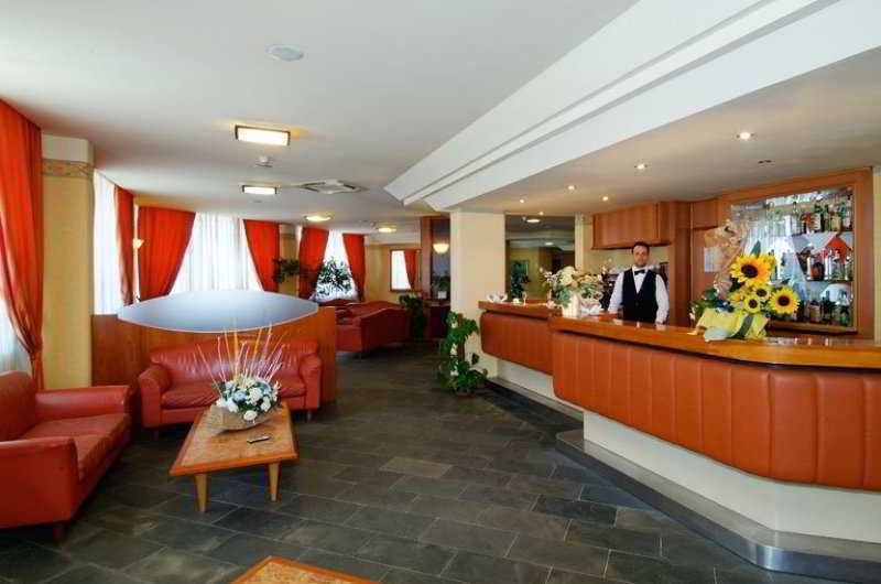 Grand Eurhotel Montesilvano Bagian luar foto
