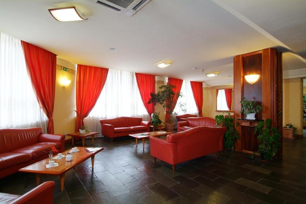 Grand Eurhotel Montesilvano Bagian luar foto