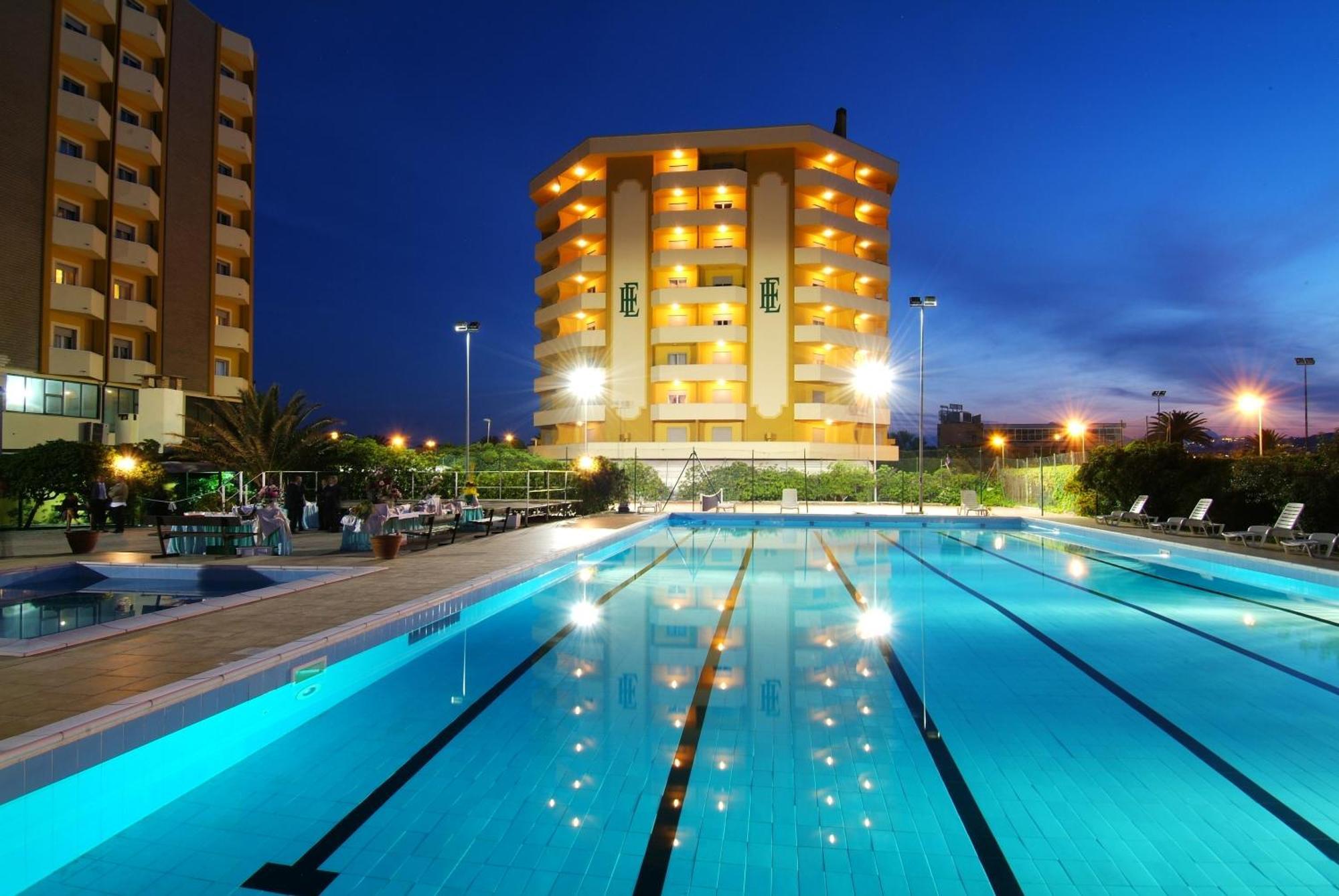 Grand Eurhotel Montesilvano Bagian luar foto