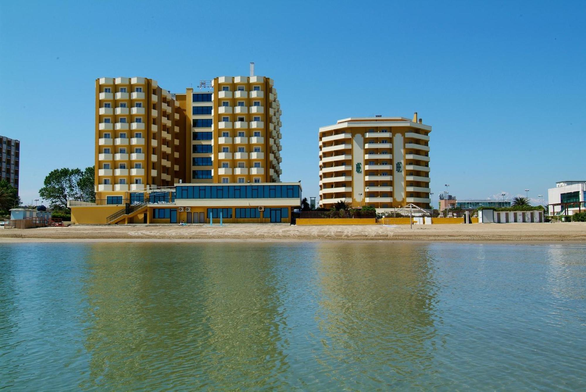 Grand Eurhotel Montesilvano Bagian luar foto