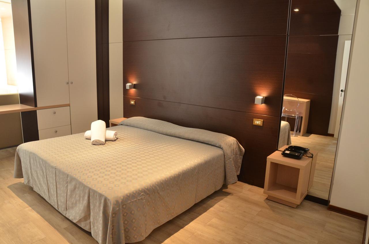 Grand Eurhotel Montesilvano Bagian luar foto