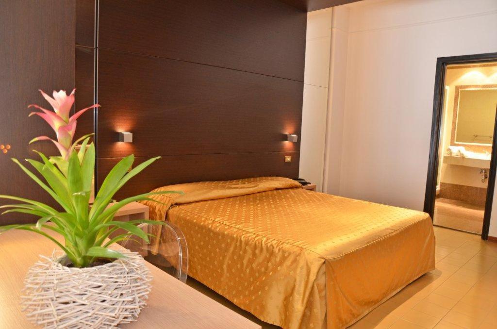 Grand Eurhotel Montesilvano Bagian luar foto