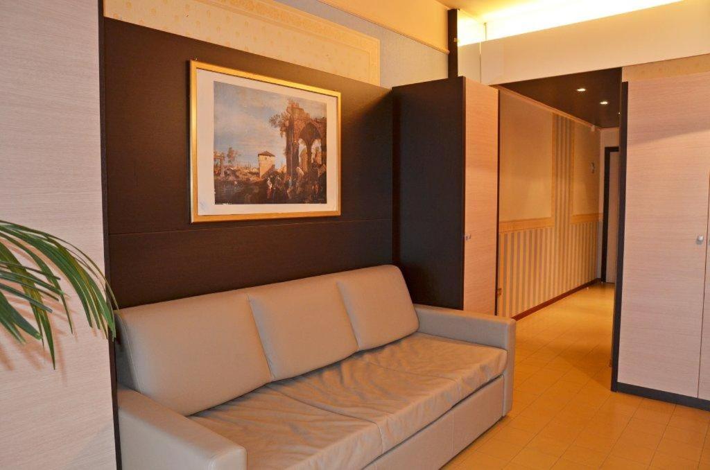 Grand Eurhotel Montesilvano Bagian luar foto