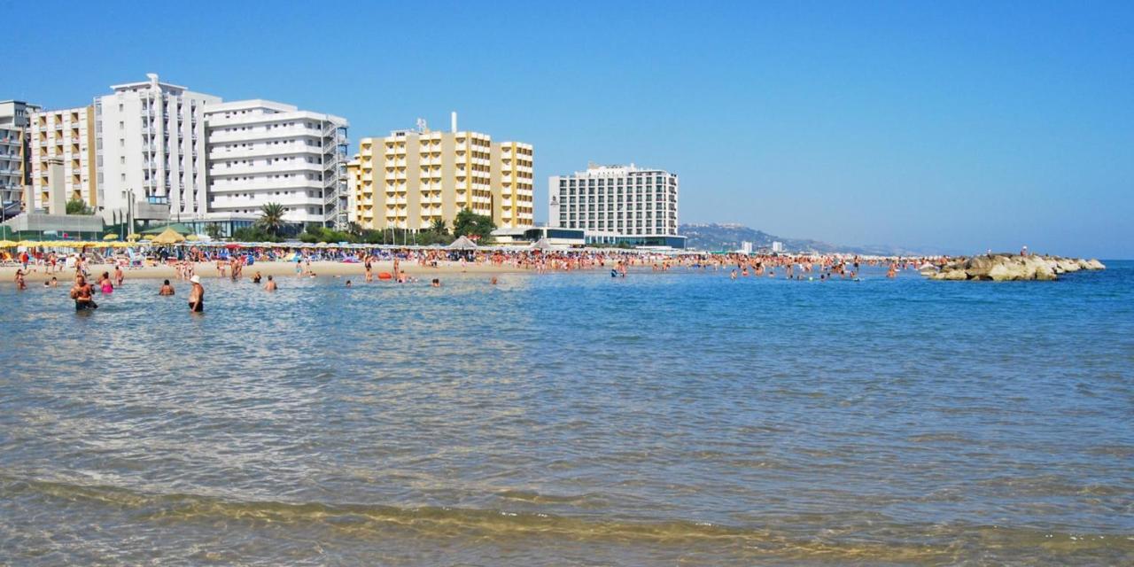 Grand Eurhotel Montesilvano Bagian luar foto